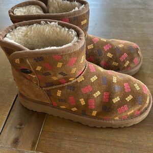 Girls Uggs - multicolored
